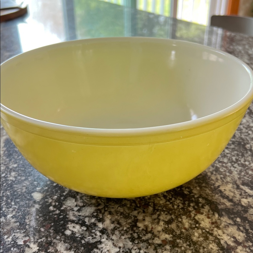 Vintage Pyrex #404 Yellow Mixing Bowl